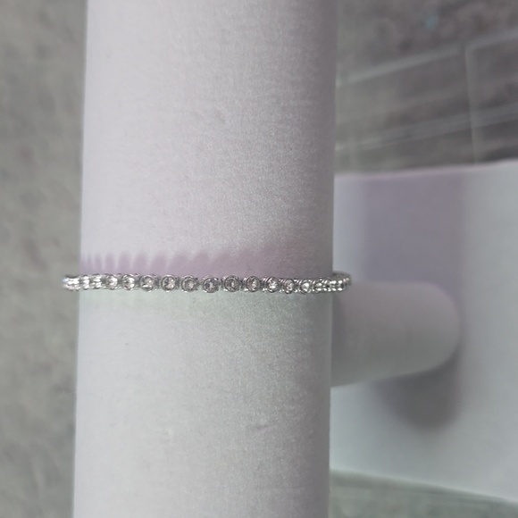 Swarovski Elegant Rhinestone Silver Tennis Bracelet (EUC)✨️🩶✨️ - Picture 1 of 6